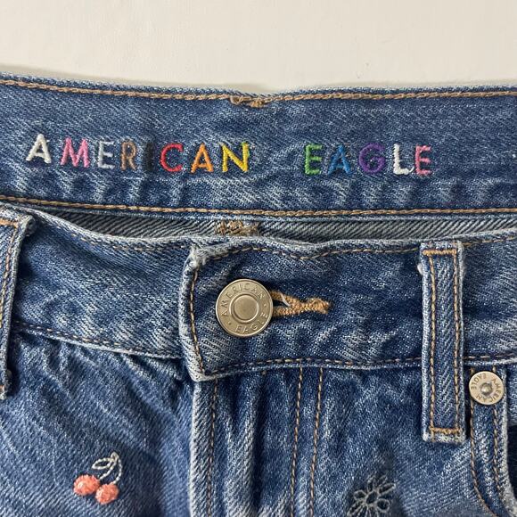 American Eagle AE Denim '90s Boyfriend Shorts Embroidered Women’s - Size 2 - Picture 6 of 8